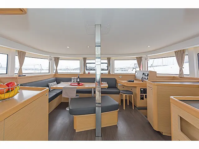 Lagoon 42 A/C & GEN & WM - [Internal image]