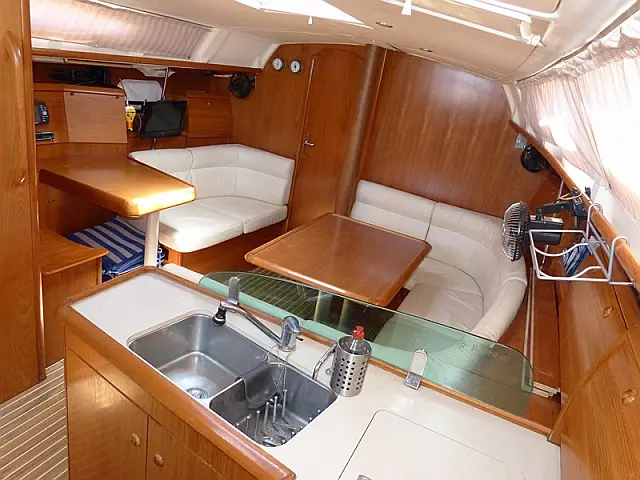 Sun Odyssey 37 - [Internal image]