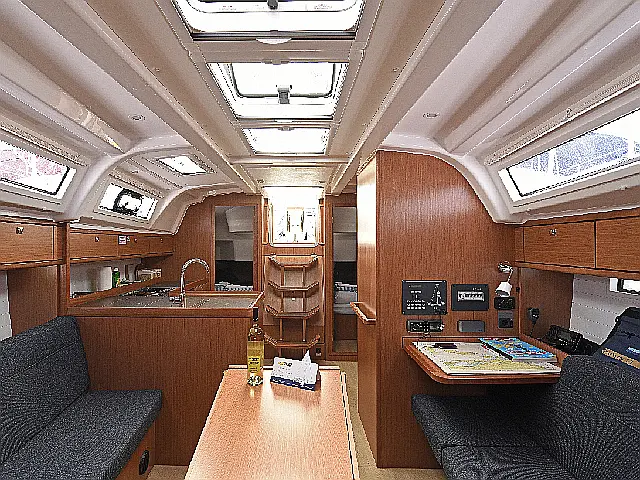 Bavaria Cruiser 37 - [Internal image]