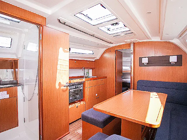 Bavaria Cruiser 41 - [Internal image]