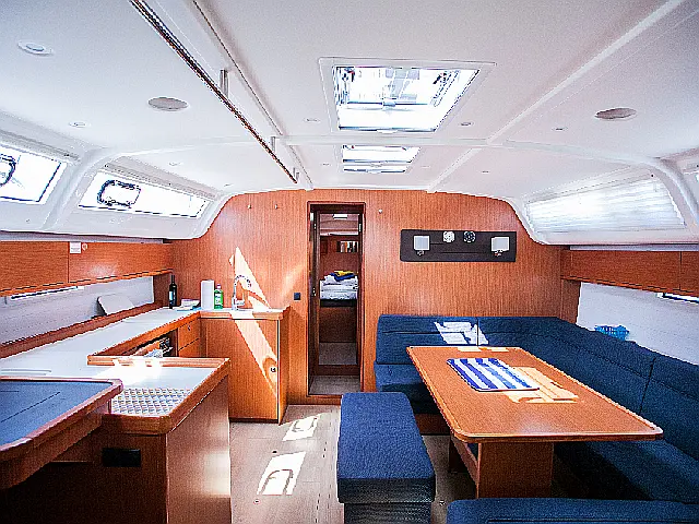 Bavaria Cruiser 51 - [Internal image]