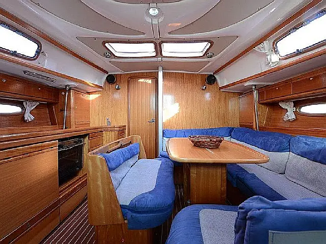 Bavaria 39 Cruiser - [Internal image]