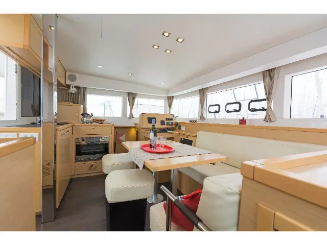 Lagoon 39 - [Internal image]