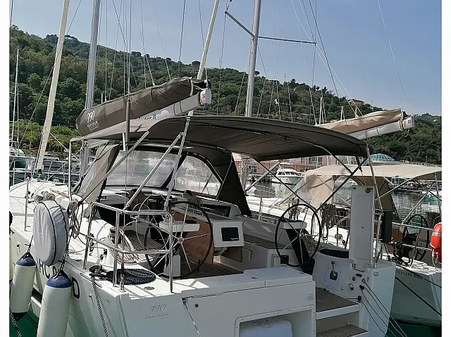 Dufour 390 Grand Large - [External image]