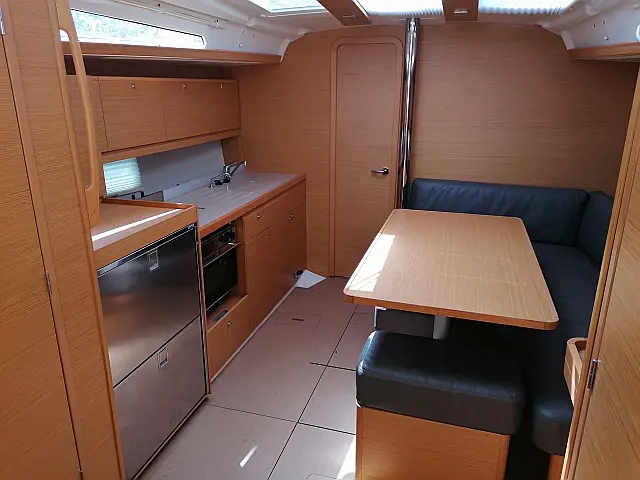 Dufour 390 Grand Large - [Internal image]