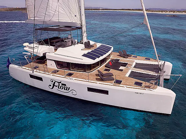 Lagoon 52 - [External image]