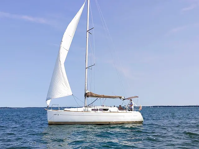 Sun Odyssey 33i - [External image]