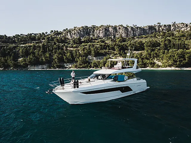 Prestige 590 Fly - [External image]