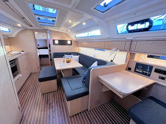 Bavaria Cruiser 41 - [Internal image]