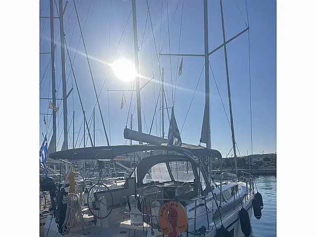 Bavaria C42 - [External image]