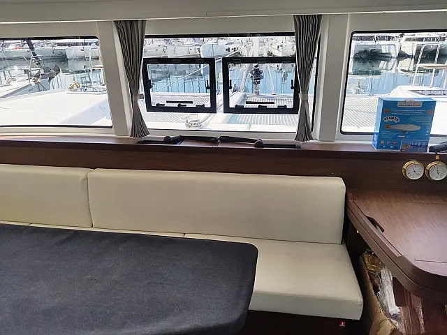 Lagoon 42 - [Internal image]