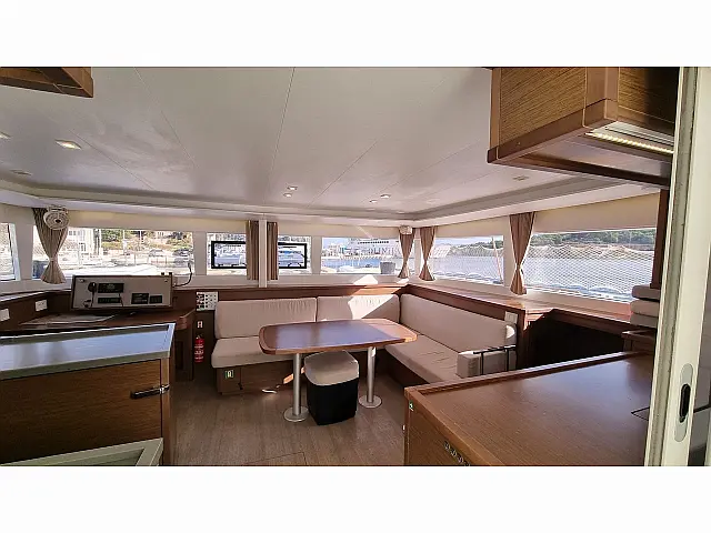 Lagoon 450 Fly - [Internal image]