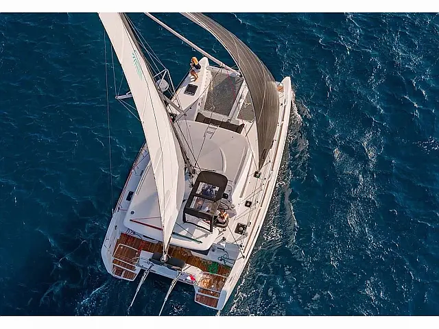 Lagoon 40 - [External image]