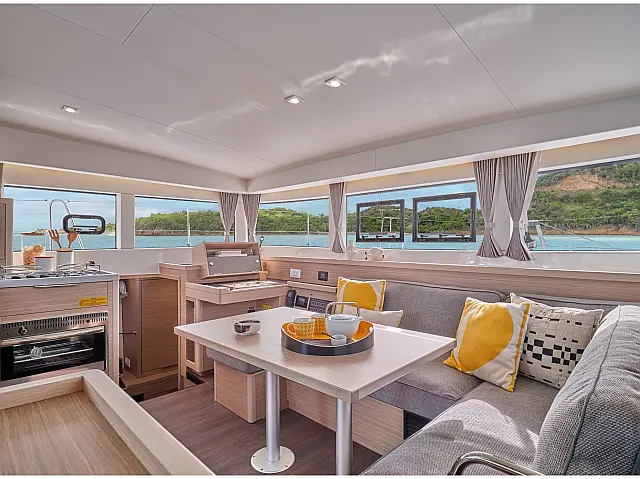 Lagoon 40 - [Internal image]