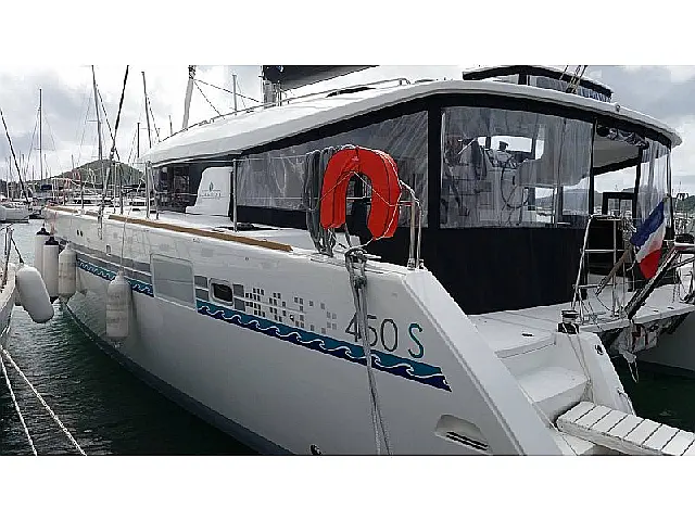 Lagoon 450 SporTop - [External image]