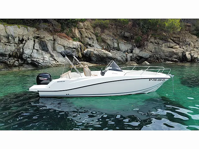 Quicksilver Activ 675 Open - [Internal image]