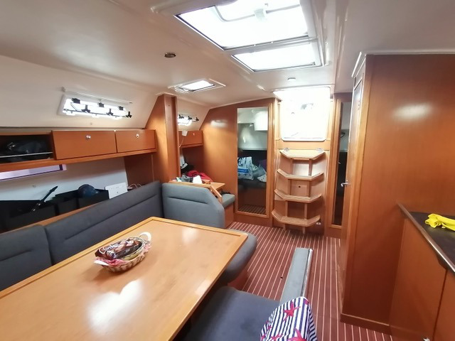 Bavaria 40 Cruiser - [Internal image]