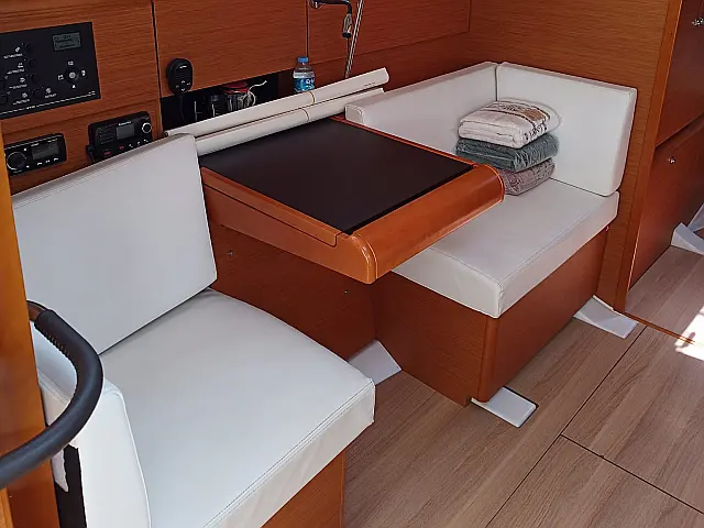 Sun Odyssey 419 - [Internal image]