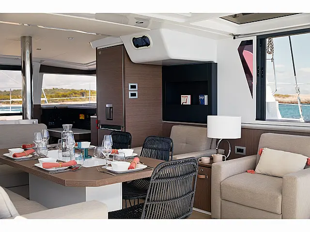 Bali 4.2 Full Equipe - [Internal image]