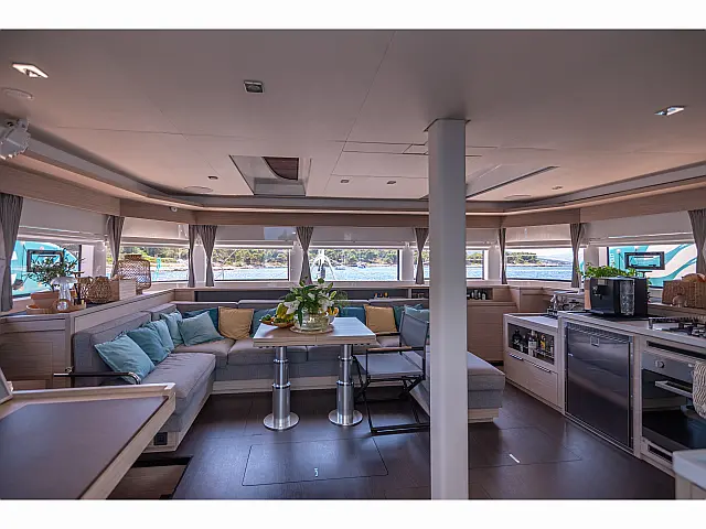 Lagoon 55 - [Internal image]