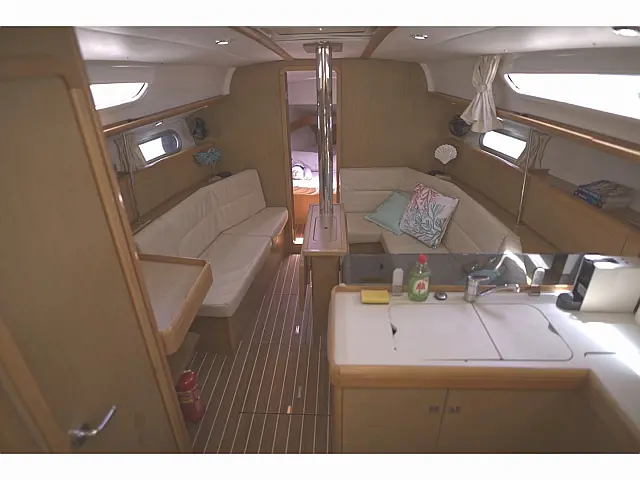Sun Odyssey 36i - [Internal image]