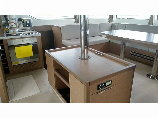 Lagoon 50 - [Internal image]