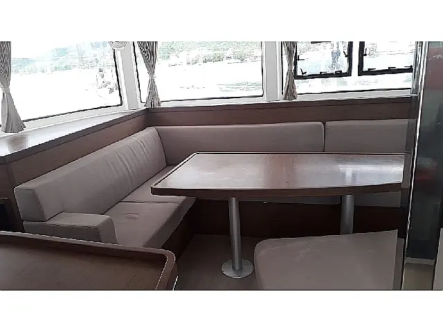 Lagoon 42 - [Internal image]