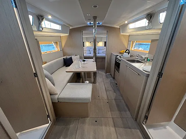 Oceanis 38.1 - [Internal image]