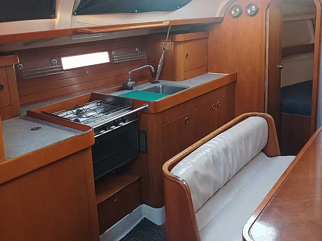 Oceanis 37 - [Internal image]
