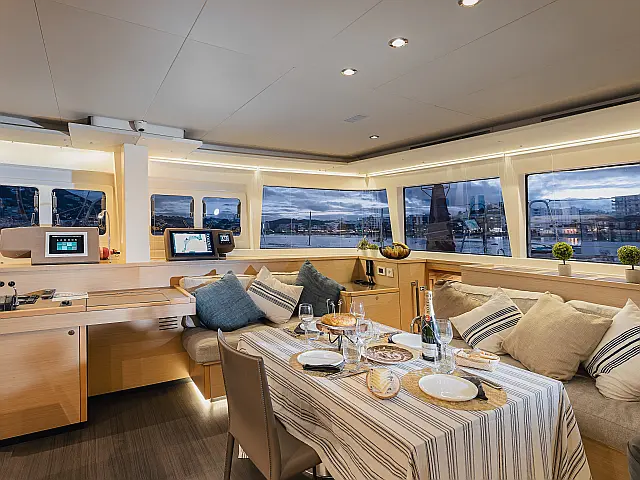 Lagoon 560 S2 FULL EQUIPE LUXE - [Internal image]