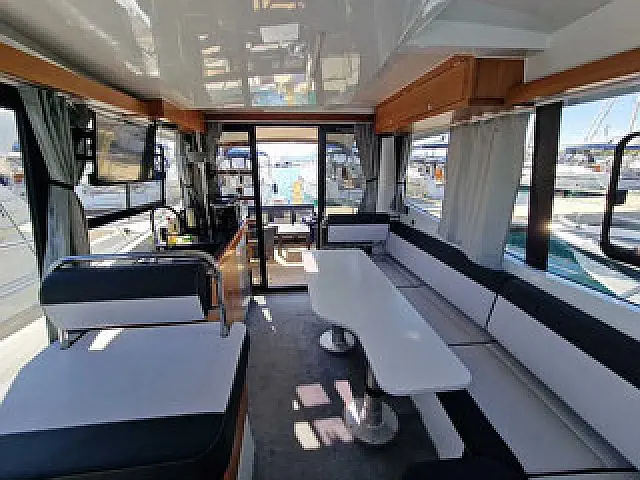 Platinum 40 - [Internal image]