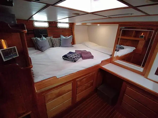 Ketch - [Internal image]