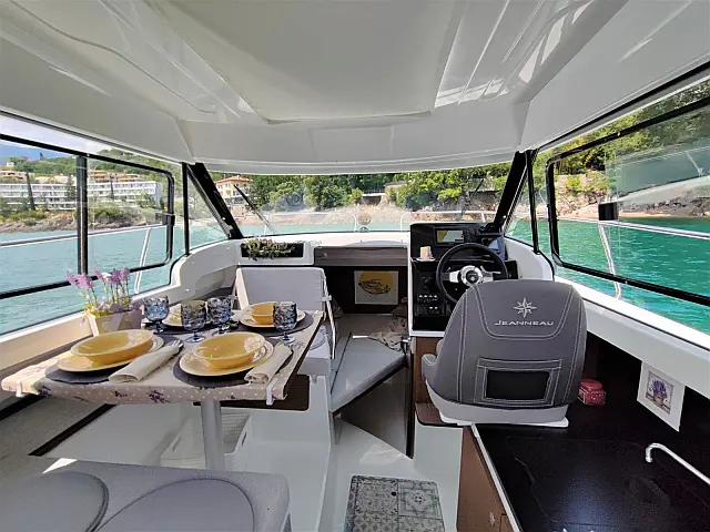 Merry Fisher 695 - [Internal image]