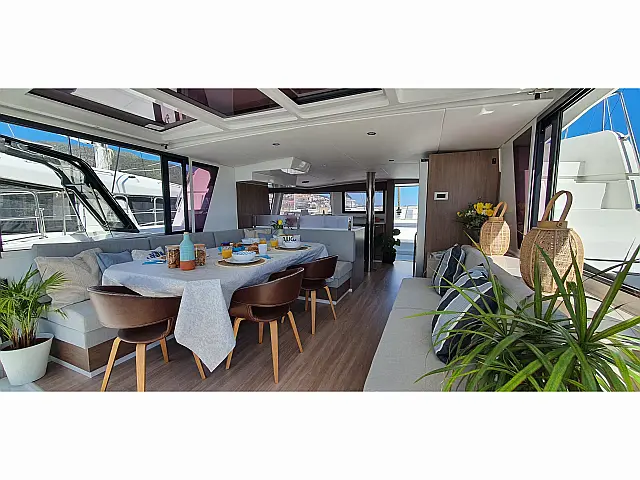 Bali 4.6 (wc proa) - [Internal image]