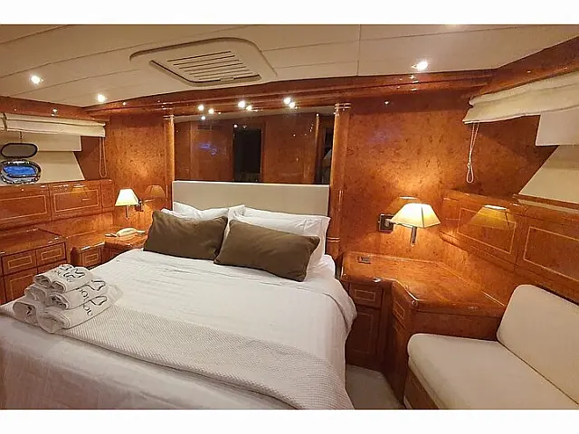 Mangusta 72 - [Internal image]