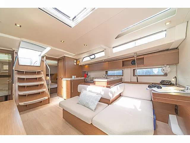 Oceanis 51.1 (5+1 cab) A/C & GEN - [Internal image]