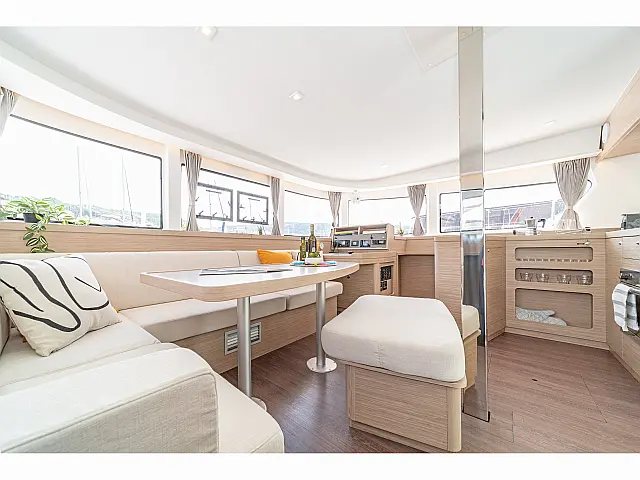 Lagoon 42 A/C & GEN & WM - [Internal image]