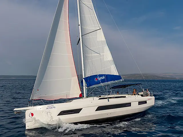 Sunsail 44.3 - [External image]