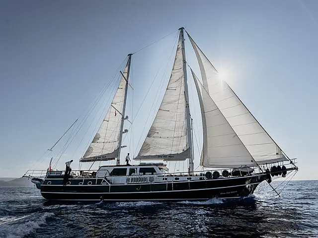 MOTORSAILOR DEA DEL MARE - [External image]