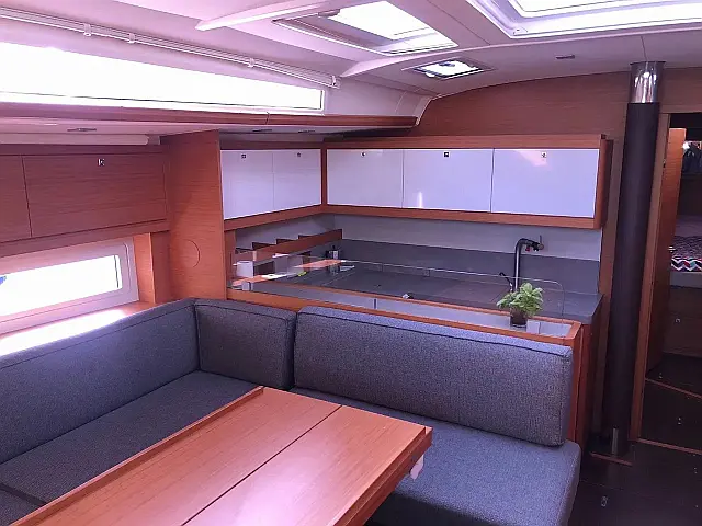 Dufour 530 - [Internal image]