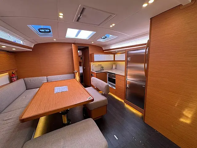Dufour 470 - [Internal image]