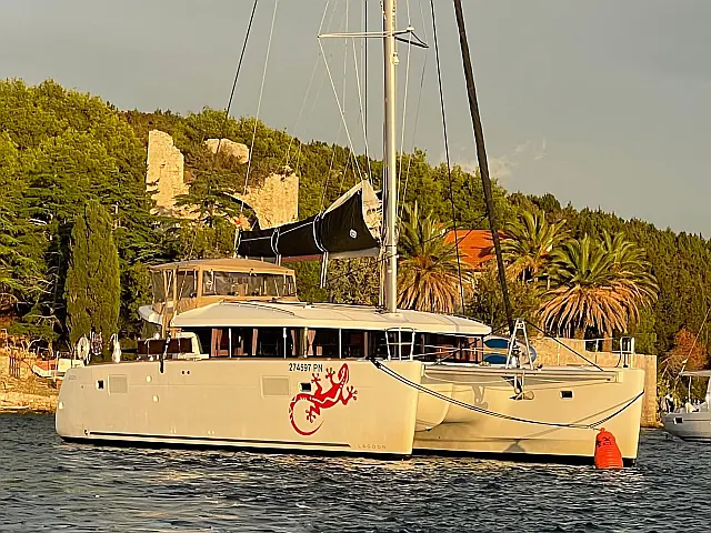 Lagoon 450 Sport - [External image]