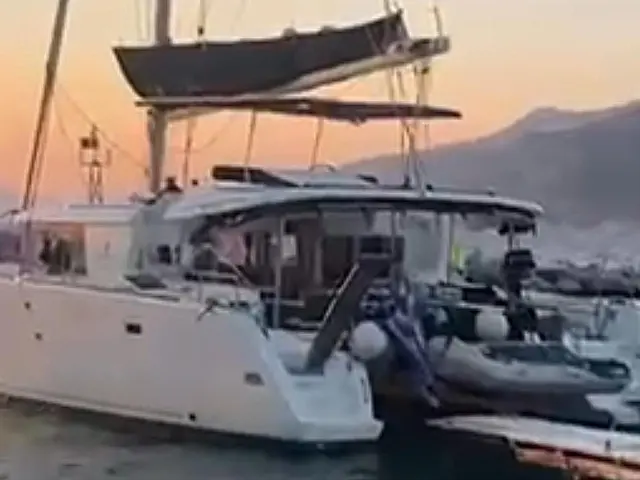 Lagoon 450  Flybridge - [External image]