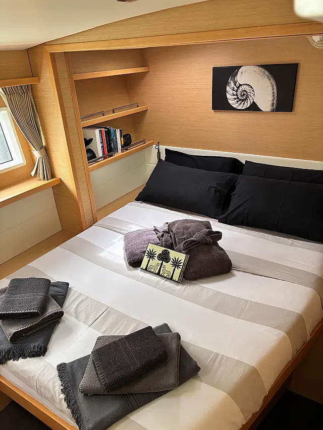 Lagoon 52F - [Internal image]