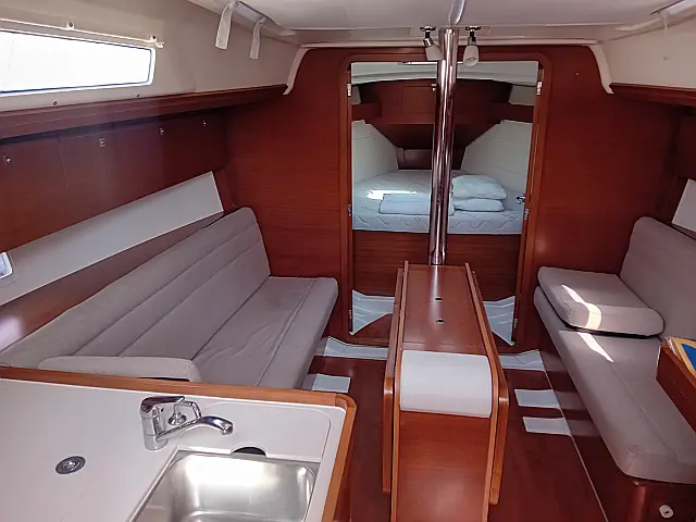 Dufour 350 GL - [Internal image]