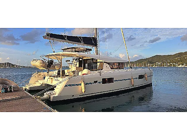 Lagoon 42 - [External image]