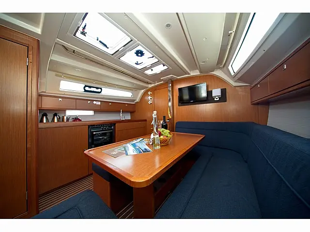 Bavaria Cruiser 41 - [Internal image]