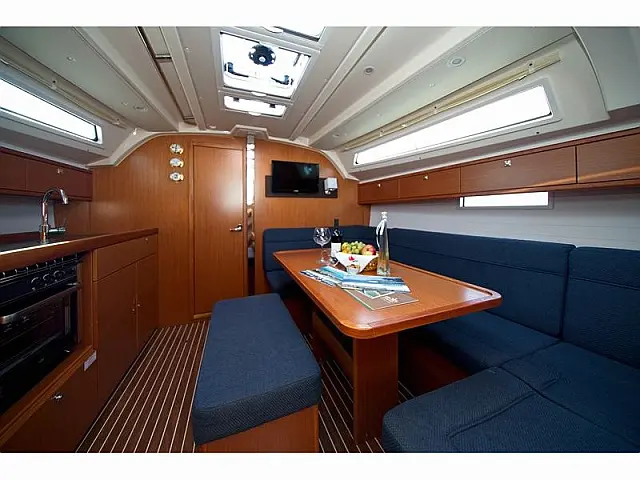 Bavaria Cruiser 41 - [Internal image]
