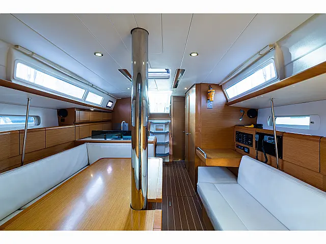 Jeanneau Sun Odyssey 379 - [Internal image]